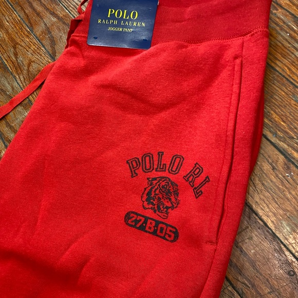 Polo - Picture 2 of 2